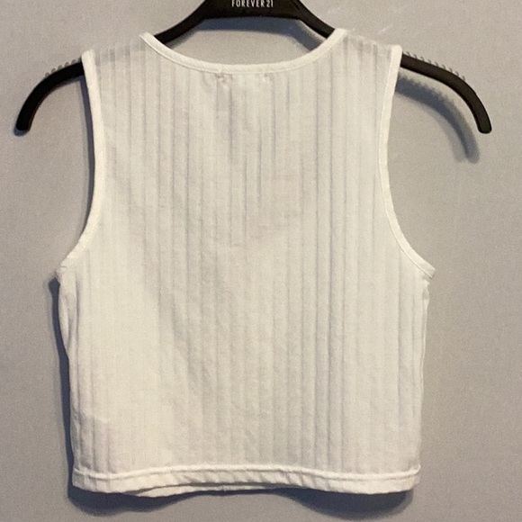 Ardene cropped white tank size small - Picture 2 of 4